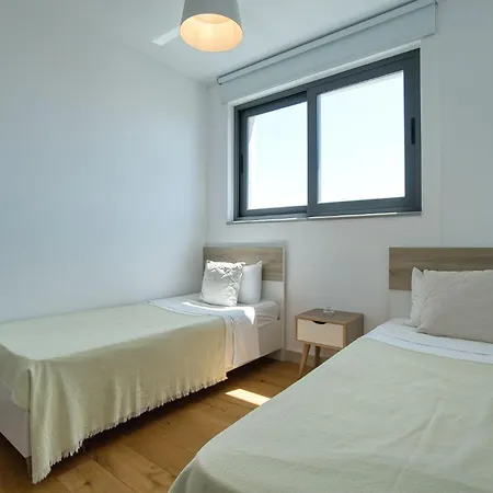 Avenue 201 2 Bed דירה
