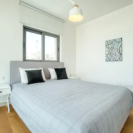 Апартаменты Avenue 201 2 Bed Пафос